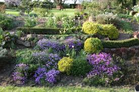 Garten ist uneben und sie möchten ihn begradigen? Hanggarten Planen Anlegen Und Tipps Mein Schoner Garten