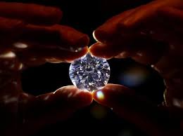 Pemilihan material cincin harus sesuai dengan keduanya 3. Mau Investasi Berlian Perhatikan Hal Ini Terlebih Dulu