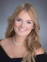 Ellen Winston's Instagram, Twitter & Facebook