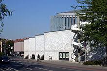 Oberhalb und hinter den blöcken b und d befinden sich die beiden kleinen ränge des hauses mit jeweils zwei reihen. Theater Munster Wikipedia