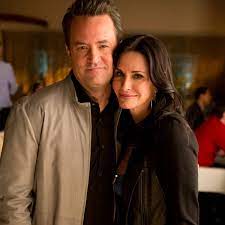 5, matthew perry shared on his instagram page a photo of his fiancée molly hurwitz for the first matthew perry popped the question to molly hurwitz, a manager and producer, who he has been. The One Where Courteney Cox And Matthew Perry Find Out They Re Cousins E Online Deutschland