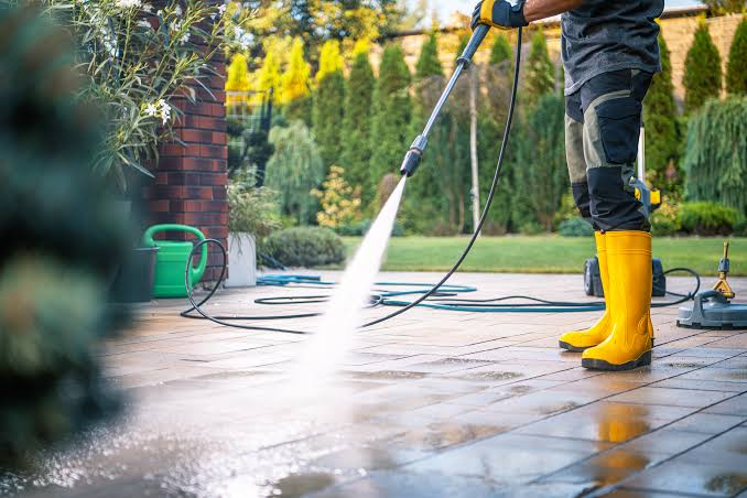 9 Things You Should NEVER Pressure Wash