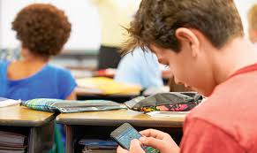 Doch ein mediziner fordert nun: Handy In Der Schule Was Erlaubt Ist Und Was Nicht Stiftung Warentest