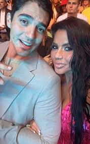 🎵Concierto de Nodal en Puerto Rico 🇵🇷 🎶 #MaripilyRivera #RodrigoRomeh y  #PauloQuevedo asistieron al concierto y luego saludaron al cantante en  backstage 🎶 con todo y patadita de la suerte que le