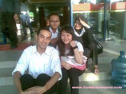 Pada tahun 2009 alfamidi juga pernah membuka salah satu toko makanan dan minuman cepat saji yang mereka beri nama alfa express. On Job Training Di Toko Siapa Takut Bunda Nameera S Blog Lifestyle Blogger