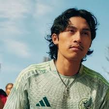 Cesar Lerma's Instagram, Twitter & Facebook