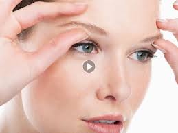 Massage Kinesio Du Visage La Technique Anti Age A Laquelle Vous Allez Devenir Accro Visage Massage Soins Beaute