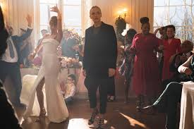 Un agent du mi5 ne parvient pas à réaliser son rêve d'être espionne. Killing Eve Villanelle S Best Fashion Moments And Style