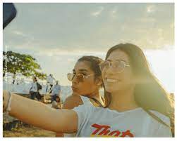 77 Sunlight Selfie Caption To Enjoy Summer Holiday Vacation