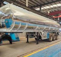 3 Axles 30000L-50000L Carbon Steel/Stainless Steel/Aluminum Alloy  Tank/Tanker Truck Semi Trailer for  Oil/Fuel/Diesel/Gasoline/Crude/Water/Milk for Saudi Arabia