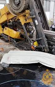 Kepada pekerja, keluarga dan organisasi keseluruhannya (briner dan aduan pampasan pekerja, tragedi kemalangan di tempat kerja, masalah kualiti produk dan. Penang Kini Kemalangan Di Tempat Kerja Di Lorong Facebook
