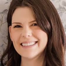 Elizabeth Moses's Instagram, Twitter & Facebook