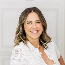 Allie Burch's Instagram, Twitter & Facebook