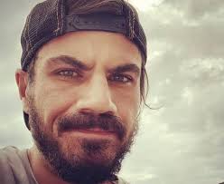 Πέμπτη 14 νοεμβρίου 2013, 12:00. Akhs Petretzikhs Khry3e Epishma Thn Enar3h Ths Karantinas Kyries Kai Kyrioi Syntonisteite Viral Binteo