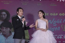 Yến chưa bị đánh bao giờ nhỉ? rồi thẳng tay đánh vào mặt nữ diễn viên. Lien Bá»‰nh Phat Báº¥t Ngá» Hat Há»i CÆ°á»›i Hoang Yáº¿n Chibi Bao NgÆ°á»i Lao Ä'á»™ng