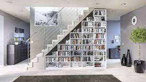 Das Regal Unter Der Treppe Von Deinschrank De Integriert Sich Perfekt In Den Raum Und Schafft Enorm Viel Stauraum Einbauregale Wohnen Regal Weiss