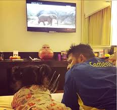 Raina is considered as one of the best batsmen in the t20 format and has proven the same suresh raina lives in a house in ghaziabad, his home town which is priced at inr 18 crore. à¤¸ à¤° à¤¶ à¤° à¤¨ à¤• à¤˜à¤° à¤à¤• à¤®à¤¹à¤² à¤œ à¤¸ à¤¹ à¤• à¤®à¤¤ à¤¸ à¤¨à¤•à¤° à¤†à¤ª à¤­ à¤°à¤¹ à¤œ à¤ à¤— à¤¹ à¤° à¤¨ Suresh Raina S House Is Like A Palace You Too Will Be Surprised To Hear The