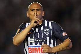 Football statistics of humberto suazo including club and national team history. El Futbolista Chileno Humberto Suazo Podria Regresar A Mexico