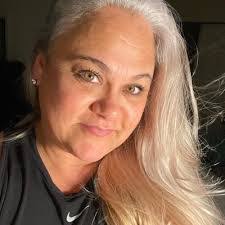 Lori Canfield's Instagram, Twitter & Facebook