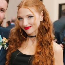 With 24/7 Expert Chat, you'll get a person who's there for you anytime you  need. So you'll have an easier time showing brunch who's boss, Boss:  http://bit.ly/1tb0dC1