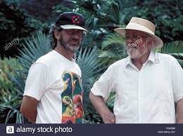 A pragmatic paleontologist visiting an almost complete john hammond has invited four individuals, along with his two grandchildren, to join him at jurassic park. Original Filmtitel Jurassic Park Englischer Titel Jurassic Park Regisseur Steven Spielberg Jahr 1993 Stars Richard Attenborough Steven Spielberg Credit Amblin Universal Album Stockfotografie Alamy