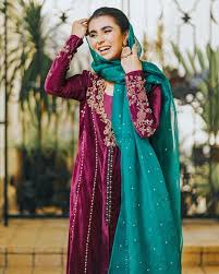 Velvet Suit Designs To Wear At Your Winter Wedding That Are Backinfashion Shaadisaga Kangana attended birthday celebrations of manikarnika's producer wearing a navy blue velvet palazzo suit by anita dongre. velvet suit designs to wear at your
