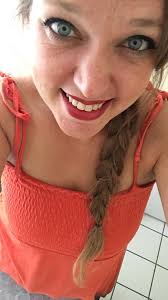 Favorite color red and eyeshadow in Montanna Palmer Beauty