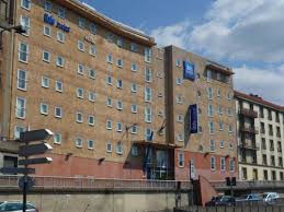 Conserje, servicio de entradas y un servicio de guardaequipajes son solo algunos de los servicios que se ofrecen en el hotel. Ibis Budget Paris Porte D Italie West