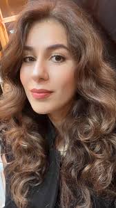 Keratin yaptır artık diyenler gelmeden🙄 kim ne derse desin ben duştan  çıkıp kendiliğinden kıvrılannn saçımaaaa aşığım 🫠 , Ayrıcaaaa düzzz saçlı  kadın da kim ya çoook farklı biri 😂 Peki ya sizce? , ...