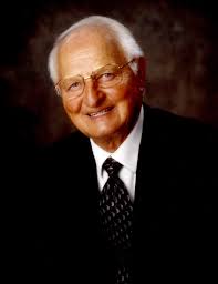 Obituary: Jim Warner, who created Warners' Stellian empire, dies at 90