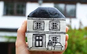 These practical and unique housewarming gifts will be a welcome addition to any new house. The 5 Most Thoughtful Housewarming Presents
