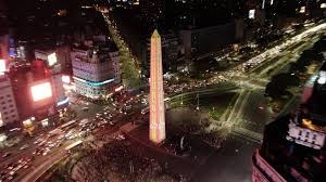 The obelisco de buenos aires (obelisk of buenos aires) is a national historic monument and icon of buenos aires. Decenas De Miles De Personas Pasaron Por El Obelisco Intervenido Por Le Parc Infobae