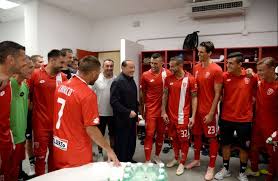 Mario balotelli mencetak gol perdana bersama klub barunya, ac monza di ajang serie b. Ac Monza Ambisi Silvio Berlusconi Dan Julukan Milan Kw Bolaskor Com