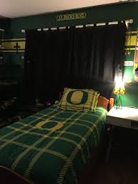 How To Make An Interesting Art Piece Using Tree Branches Ehow Room Themes Home Decor Home