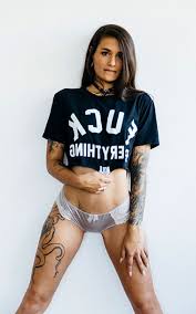 Luna Lovely eleva el nivel en Jesh By Jesh | JaqueMateAteos