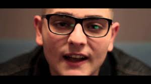 A un passo dalla luna con @anamenaoficial fuori ora 🌙✨ ascolta al link qui sotto 👇🏼 smi.lnk.to/rhaunpassodallaluna. Youtube Stats Of Rocco Hunt Come Hanno Fatto Tutti Prod Nazo Official Video