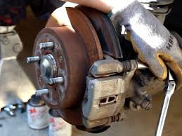 Then come across this tread, open reservoir cap and touch floater (slider). 1994 2001 Acura Integra Rear Brake Pad And Rotor Replacement 1994 1995 1996 1997 1998 1999 2000 2001 Ifixit Repair Guide