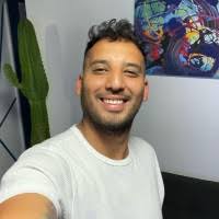 10+ perfiles de «Angel Arcos»