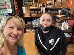 Congratulations to our very own PINCHY LESLEY!!! We are so proud of you!!!  Come get your pre graduation meals!! We are open at 5!!