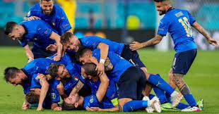 La svizzera non fa parte dell'unione europea quindi non è costretta a rispettare le direttive illiberali varate ogni giorno dalla commissione europea. Europei 2021 Tiri Mancini La Partita Dell Italia Dal Punto Di Vista Svizzero Ci Hanno Bucato Come Il Groviera Il Fatto Quotidiano