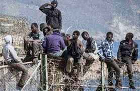 Inmigrantes clandestinos dispuestos a todo para entrar en europa, del otro lado, las fuerzas de.euronews, el canal de noticias mas visto en europa. Seis Muertos Y Casi 740 Heridos Al Tratar De Saltar Las Vallas De Melilla Y Ceuta El Faro De Melilla