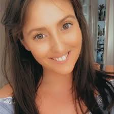 Laura Howells (lauramhowells)