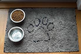 This water bowl designed with automatically adjustable water lever and there will be no mess after drinking. 5 Best Mats For Under Dog Water Bowls In 2021 Dogstruggles