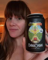 Join us Wednesday afternoon at Endless Orchard! From 3 to 6pm, enjoy live  music by Elaine Eagle, a talented local artist from the Pacific Northwest.  Whether you're relaxing