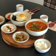 Akhirnya video dekor kamar (room makeover) ku kelar juga! Imagem Descoberto Por A E S T H E T I C S Descubra E Salve Suas Proprias Imagens E Videos No We Heart It Cafe Food Food Cravings Aesthetic Food