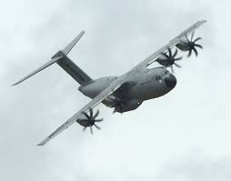 Hier zeigen wir, wie die transall im cockpit und im laderaum aussieht und wie mächtig sie von außen wirkt. Airbus A400m