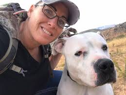 Urgent rescue needed for male and female dog duo