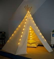 Kinderzimmer Tipi Bauen Lichterketten Gestell Stocke Kids Blankets Diy Kinder Zimmer Diy Tipi Tipi Kinderzimmer