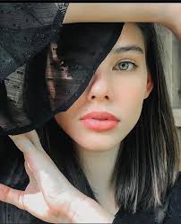 Liliana Abbott's Instagram, Twitter & Facebook