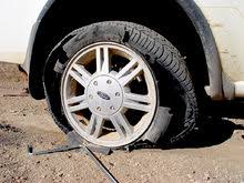 Nur circa alle 150.000 kilometer bleiben hiesige autofahrer im durchschnitt mit einem reifenschaden am straßenrand liegen. Reifendefekt Wikipedia